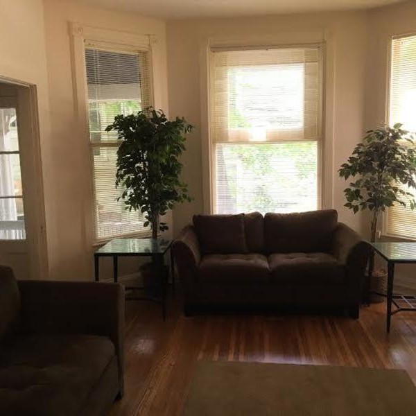Student apartments for rent in Ithaca 109 Dewitt Place Apartment 2
